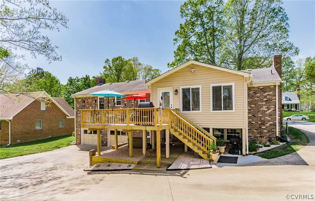 4401 Dunraven Road Chesterfield, VA 23236 - Photo 31 of 35 a front view of a house with a yard