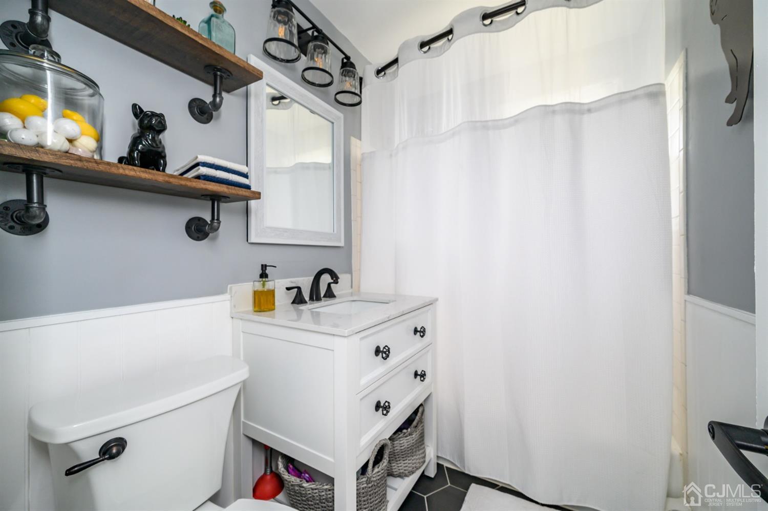 420 Cross Road, Unit B3 Matawan, NJ 07747 - Photo 18 of 24 a view of cabinets