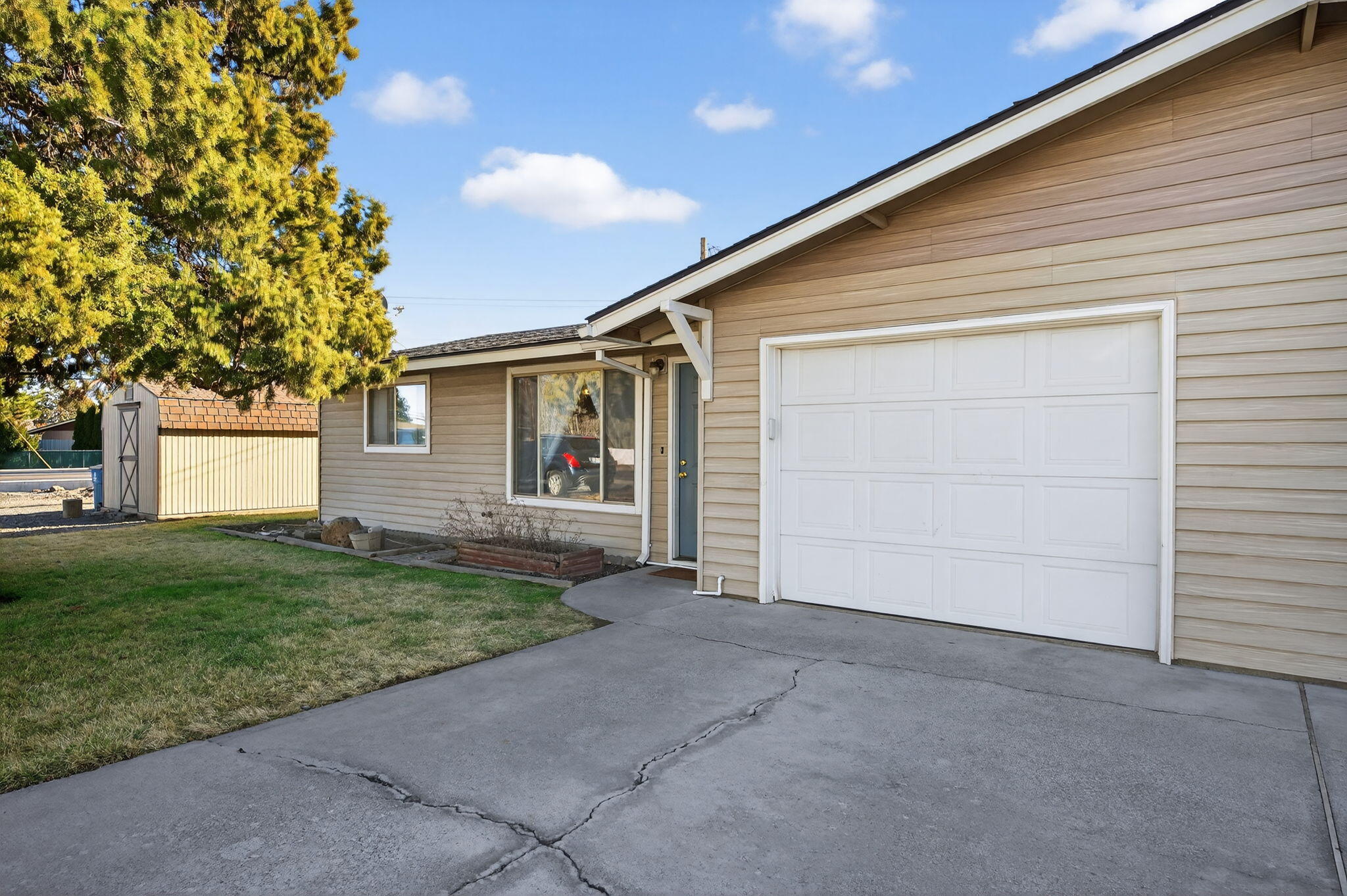 2412 Southwest Wickiup Avenue Redmond, OR 97756 - Photo 32 of 46 3-web-or-mls-2412-SW-Wickiup-Ave-Redmond
