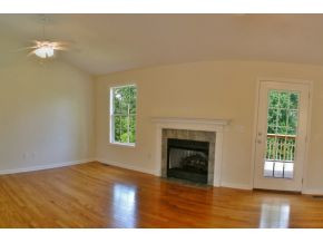127 Gray Road Jonesborough, TN 37659 - Photo 6 of 24 Living Room