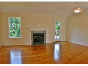 127 Gray Road Jonesborough, TN 37659 - Photo 7 of 24 Living Room