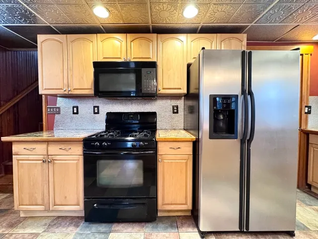 $2,950 | 53 Circuit Road, Dedham, MA 02026