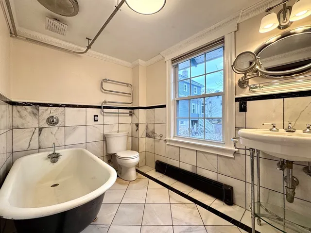 $2,950 | 53 Circuit Road, Dedham, MA 02026