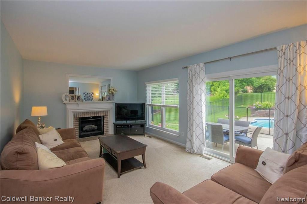 1619 Grandview Drive Rochester Hills, MI 48306 - Photo 4 of 15