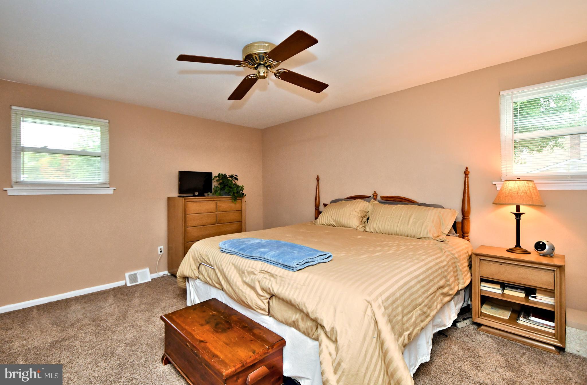 525 Falcon Road Norristown, PA 19403 - Photo 11 of 38 Gallery Image 11