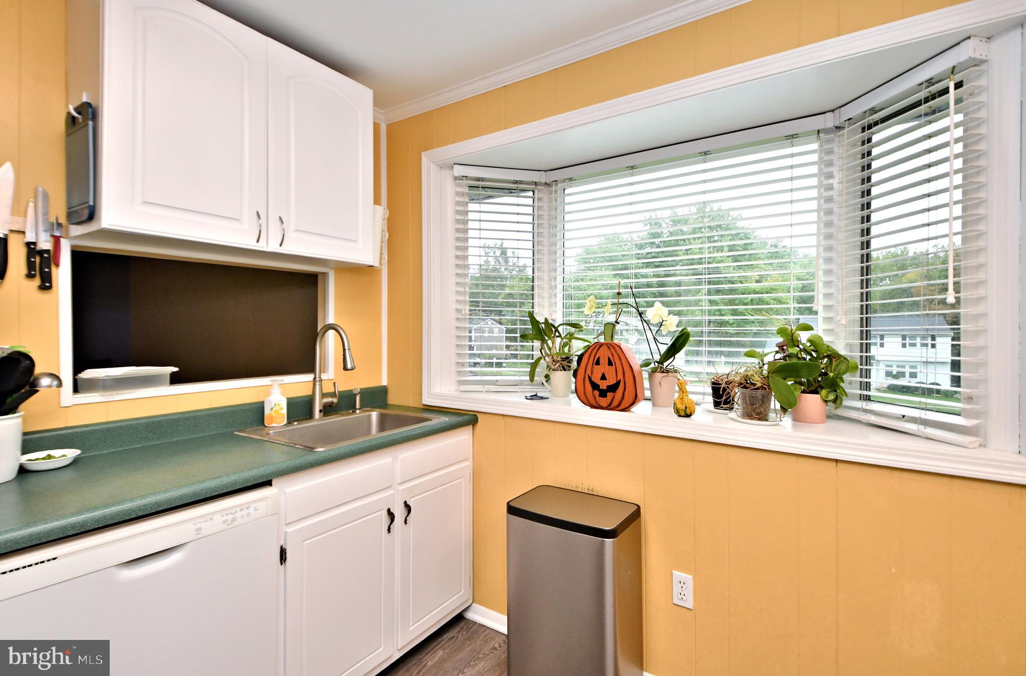 525 Falcon Road Norristown, PA 19403 - Photo 7 of 38 Gallery Image 7