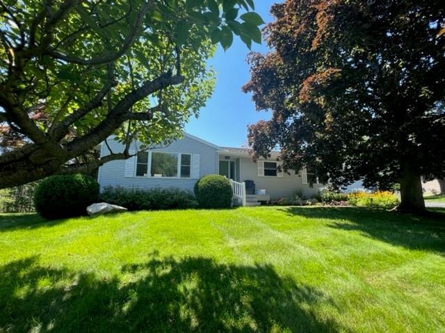 4169 Summerhill Road Traverse City, MI 49684 - Photo 1 of 51 1903773.JPG
