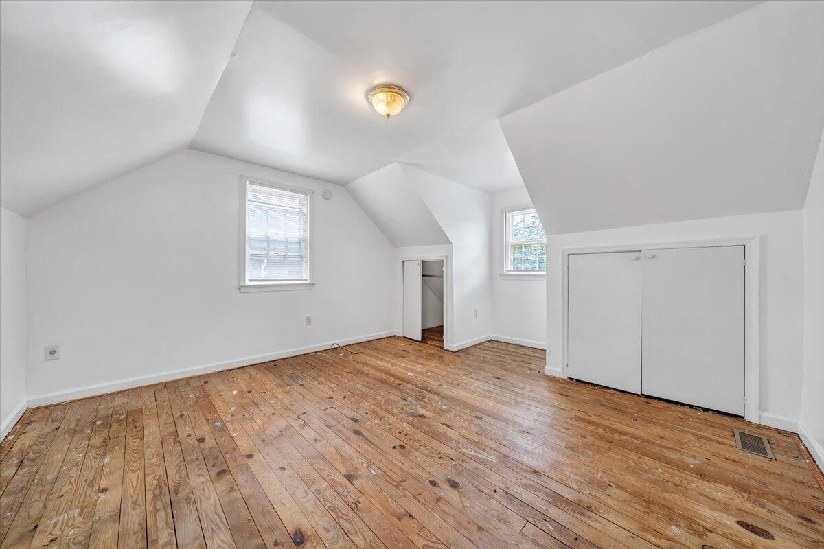 2104 York Road Southwest Roanoke, VA 24015 - Photo 15 of 29 23-MIB05579