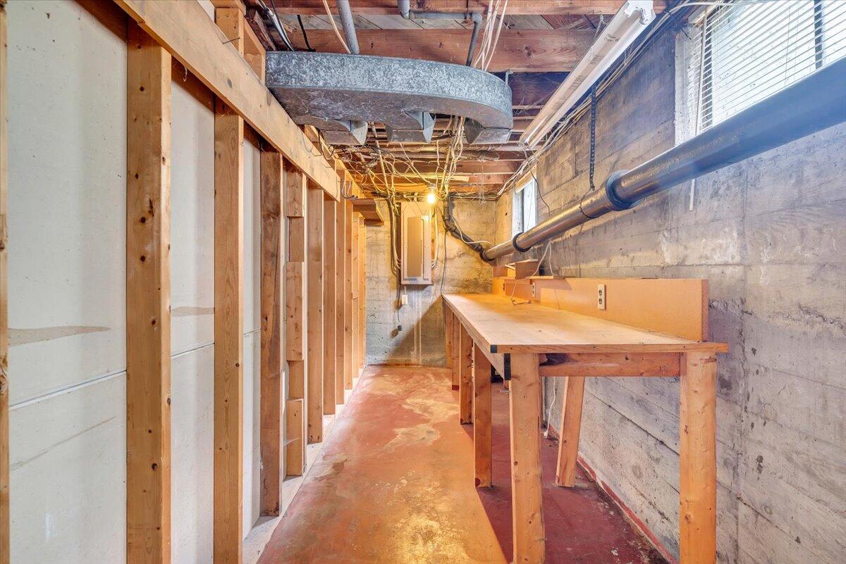 2104 York Road Southwest Roanoke, VA 24015 - Photo 21 of 29 29-MIB05597