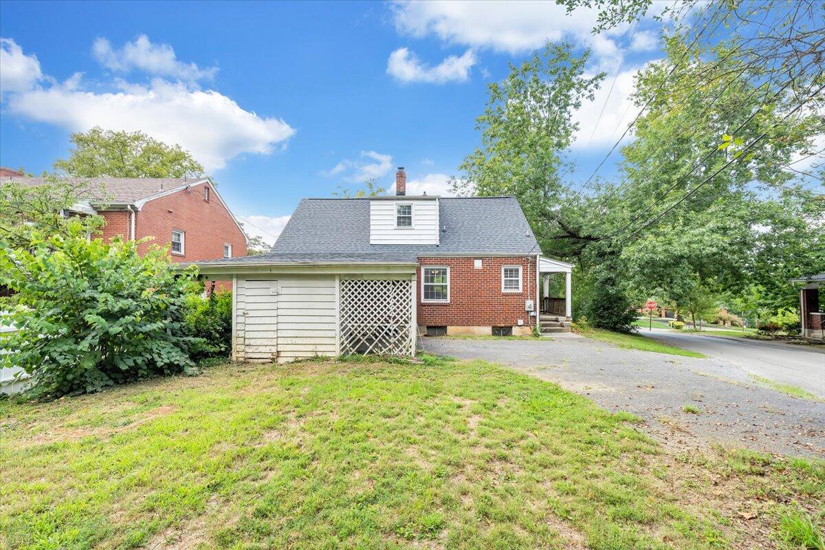 2104 York Road Southwest Roanoke, VA 24015 - Photo 23 of 29 31-MIB05624