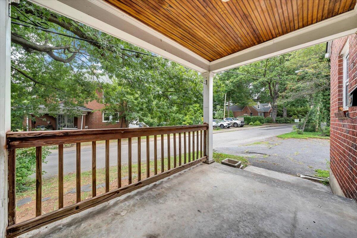 2104 York Road Southwest Roanoke, VA 24015 - Photo 26 of 29 38-MIB05630