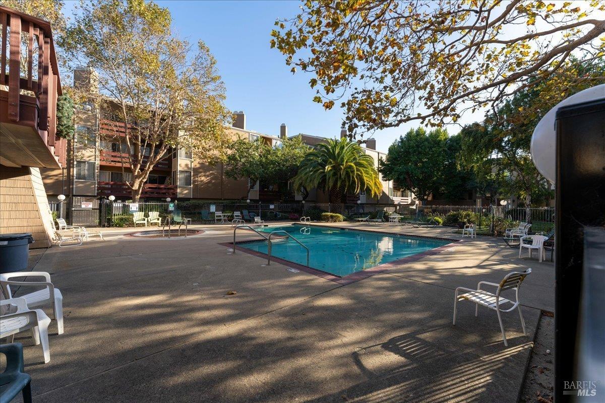 2121 Vale Road, Unit 31 San Pablo, CA 94806 - Photo 35 of 36 a view of street with houses