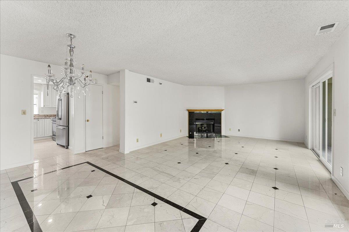 2121 Vale Road, Unit 31 San Pablo, CA 94806 - Photo 4 of 36