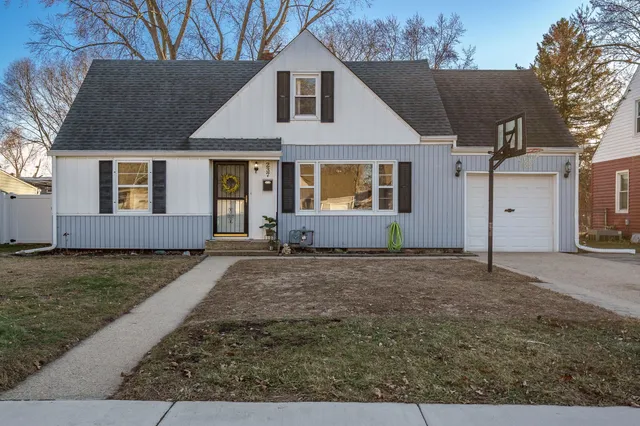 $189,000 | 237 Theodore Street, Loves Park, IL 61111