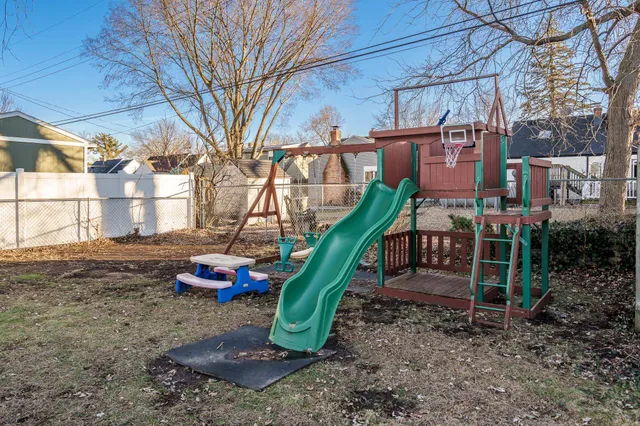 $189,000 | 237 Theodore Street, Loves Park, IL 61111