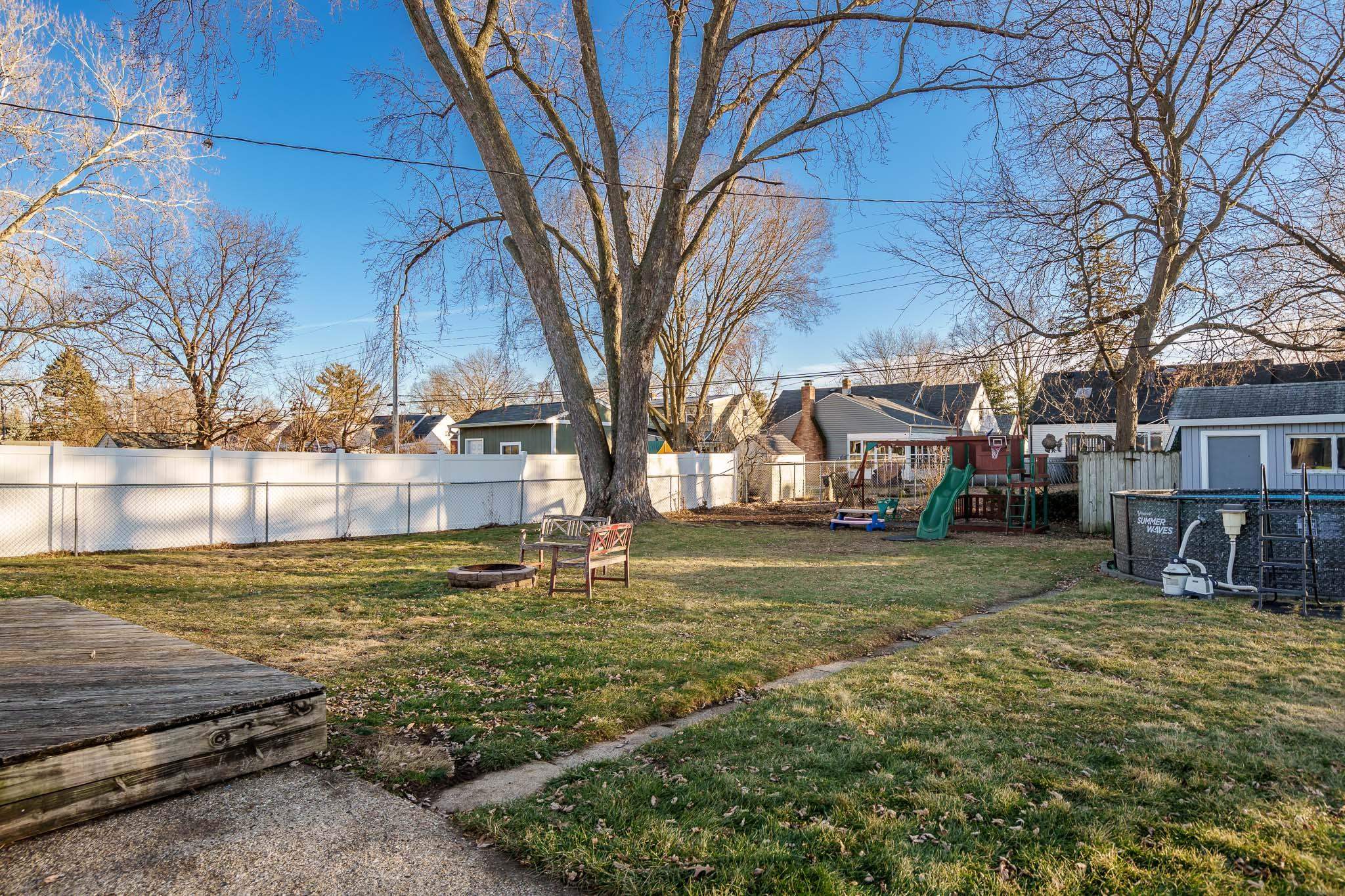 237 Theodore Street Loves Park, IL 61111 - Photo 3 of 33