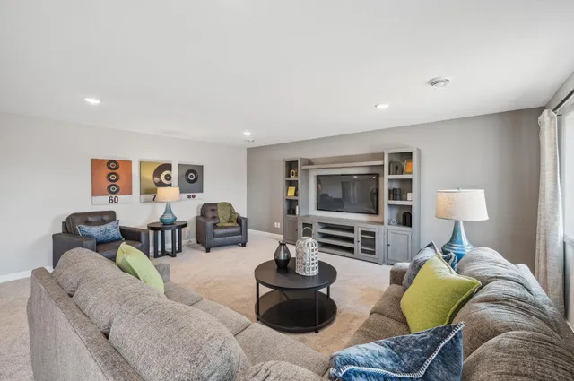 $647,900 | 727 Rosebud Lane, Delano, MN 55328