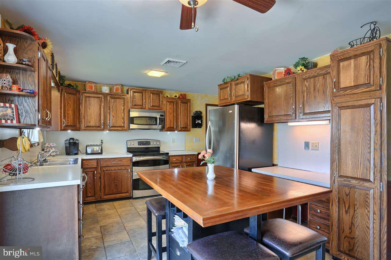 143 Schoolhouse Road Palmyra, PA 17078 - Photo 5 of 25 Gallery Image 5