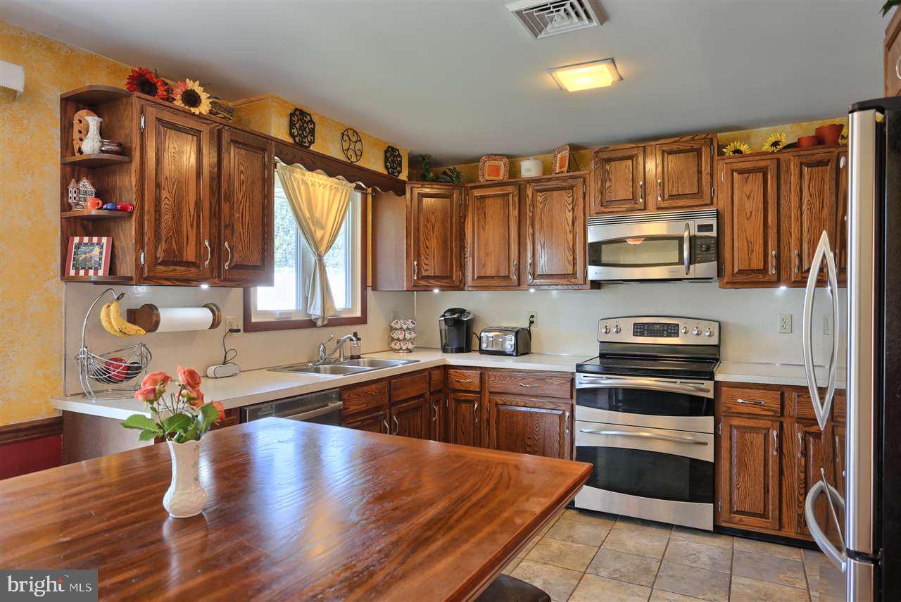 143 Schoolhouse Road Palmyra, PA 17078 - Photo 7 of 25 Gallery Image 7