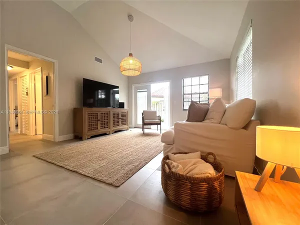 $2,400 | 13473 Fountain View Boulevard, Unit 1, Wellington, FL 33414