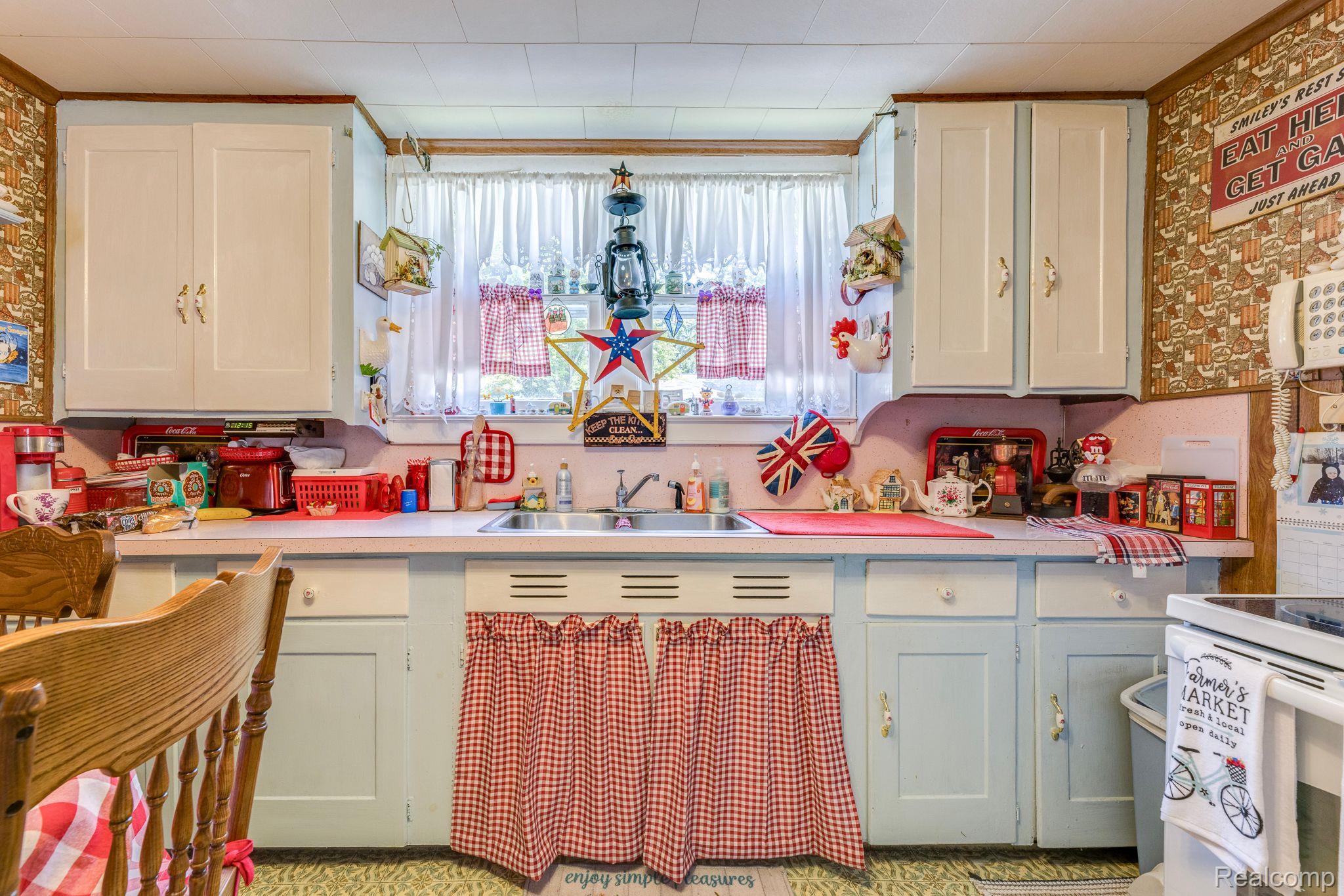 2712 Michigan Road Port Huron, MI 48060 - Photo 16 of 26 Gallery Image 16
