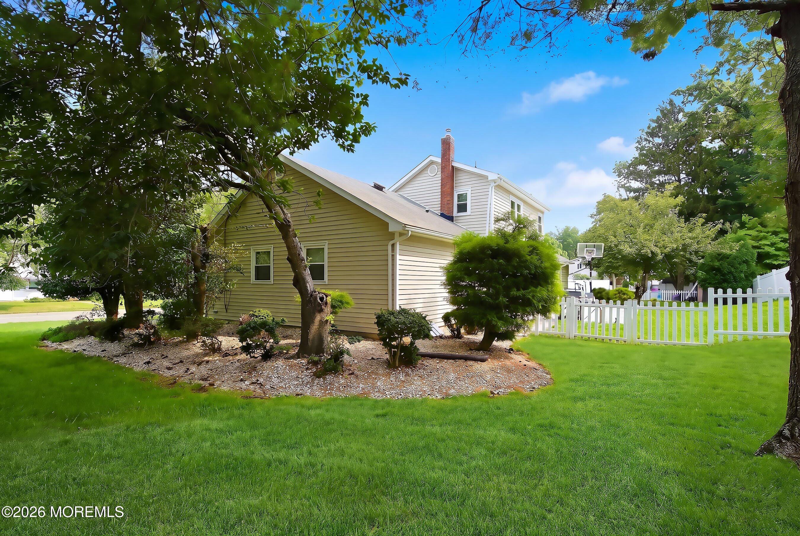 25 Mccue Road Morganville, NJ 07751 - Photo 4 of 28 04-Side