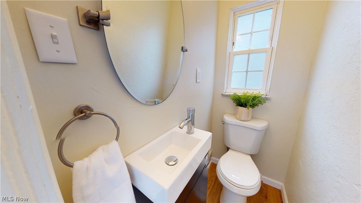3691 Strathavon Road Cleveland, OH 44120 - Photo 13 of 25 Main floor half bath