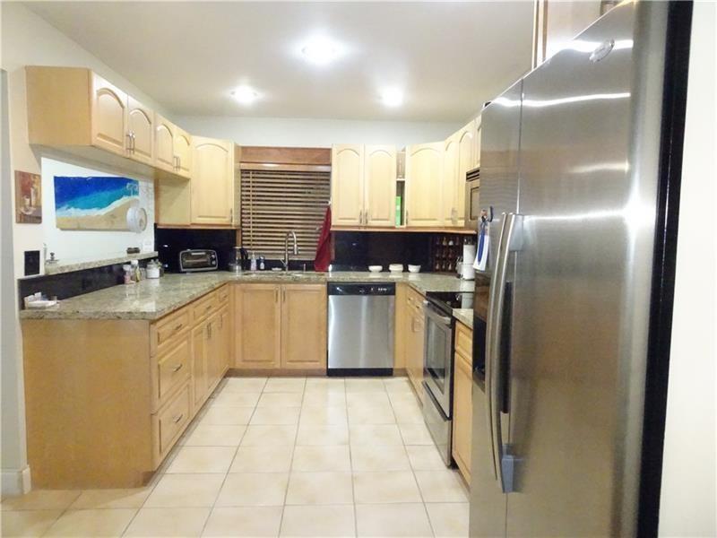 96 Del Rio Boulevard Boca Raton, FL 33432 - Photo 5 of 9 KITCHEN 2