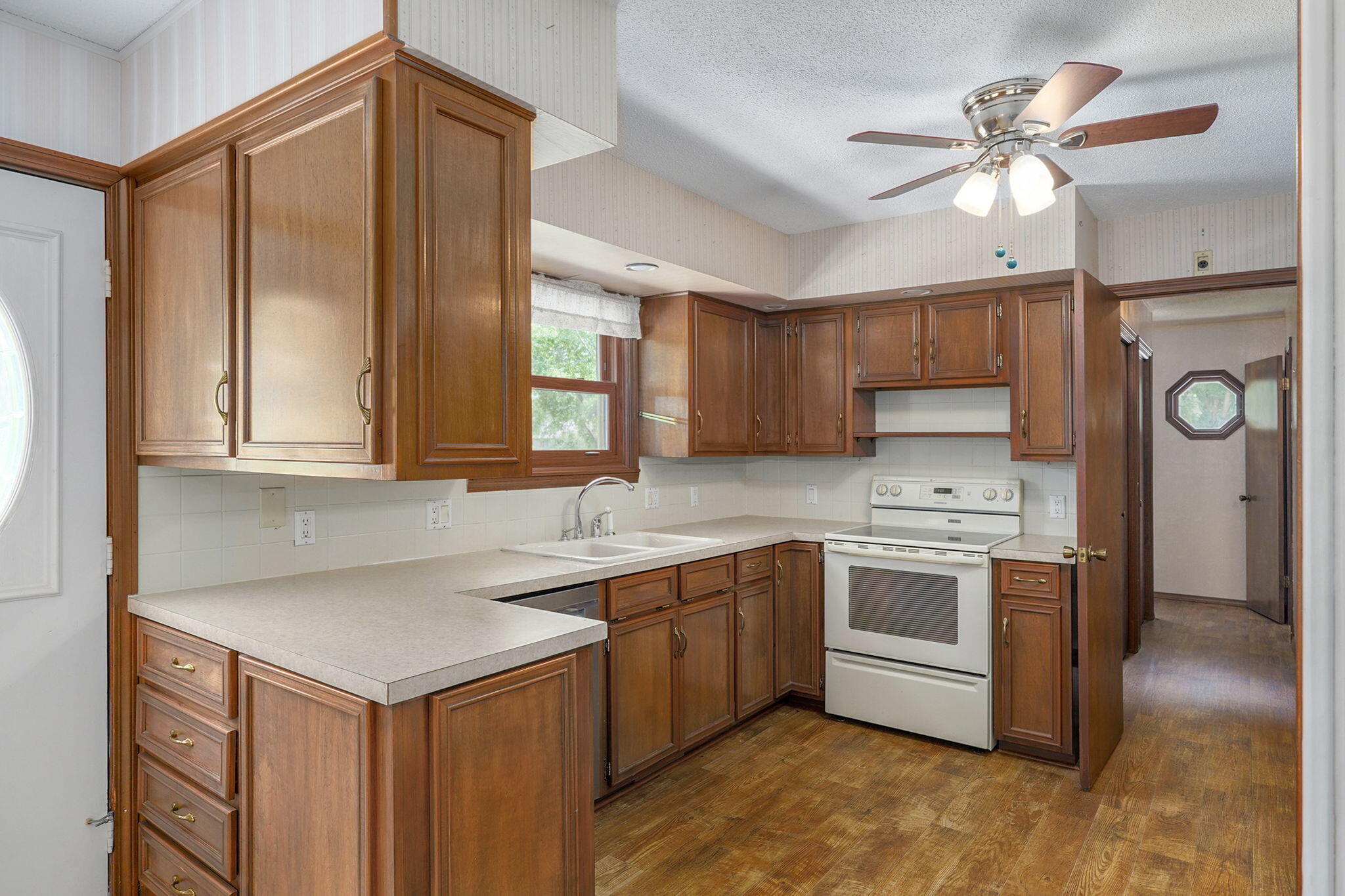 573 East Miller Road Republic, MO 65738 - Photo 13 of 53 573 E Miller Rd-13