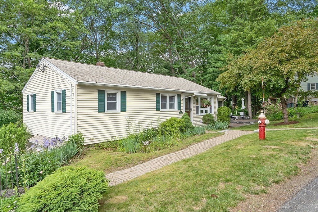 32 Redstone Hill Road Sterling, MA 01564 - Photo 1 of 39 Gallery Image 1