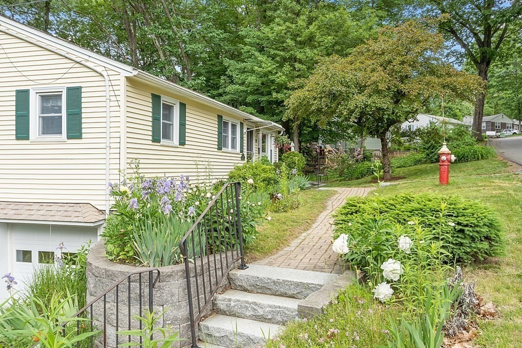 32 Redstone Hill Road Sterling, MA 01564 - Photo 3 of 39 Gallery Image 3