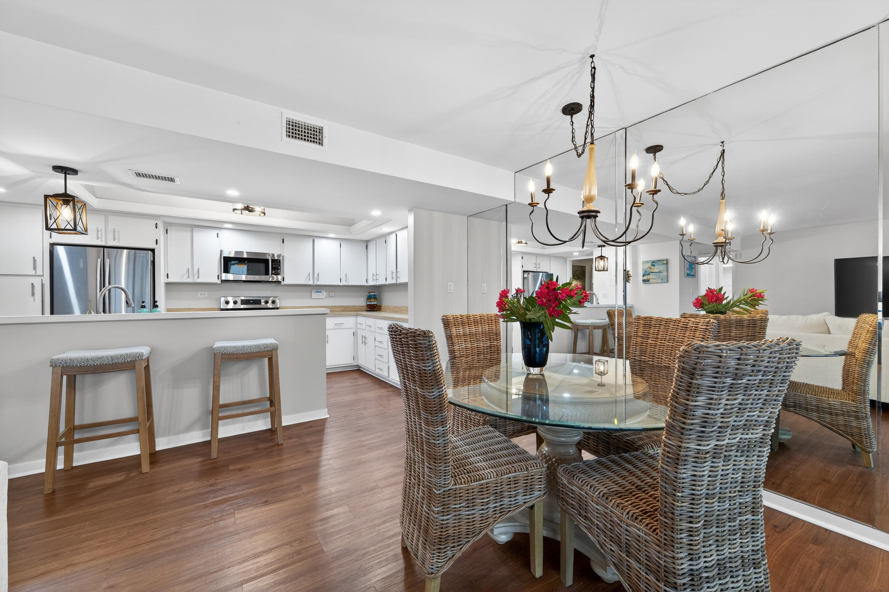 669 Northeast Plantation Road, Unit 308 Jensen Beach, FL 34957 - Photo 8 of 39 din room:kitchen