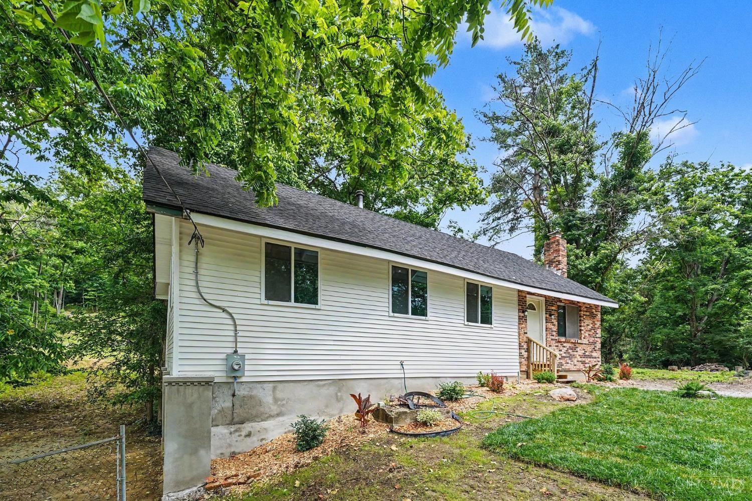 8547 Davis Road Maineville, OH 45039 - Photo 3 of 33