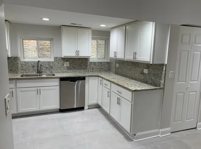 $1,600 | 5123 North Bernard Street, Unit GARDEN, Chicago, IL 60625