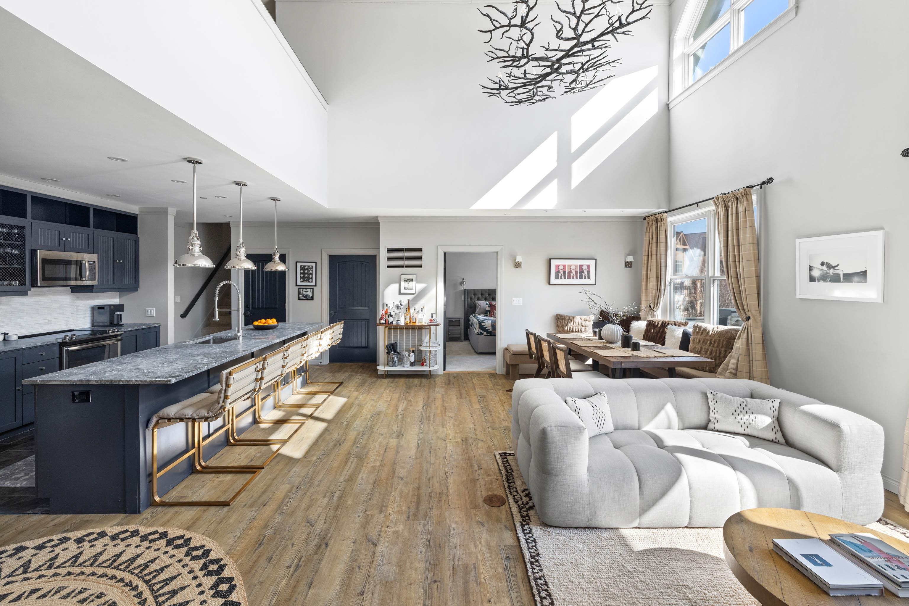 43 Middle Ridge Road, Unit 416 South Londonderry, VT 05155 - Photo 3 of 41