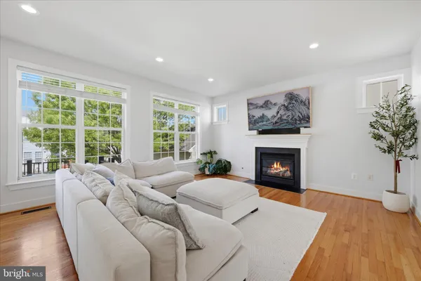 $565,000 | 218 Braddock Street, Charles Town, WV 25414