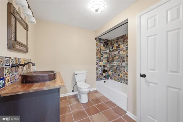 $565,000 | 218 Braddock Street, Charles Town, WV 25414