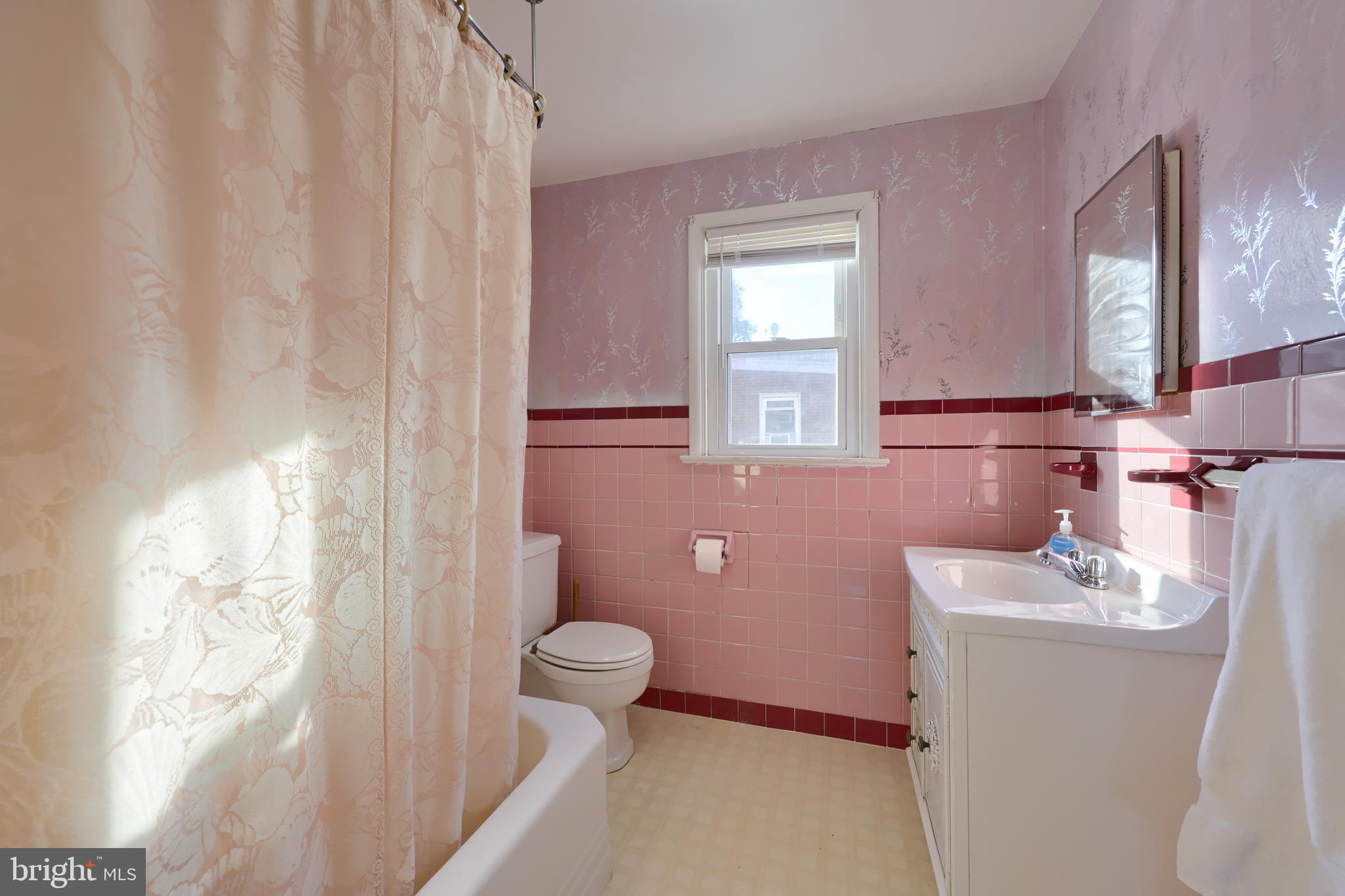 44 Ruby Street Lancaster, PA 17603 - Photo 14 of 26 Bath