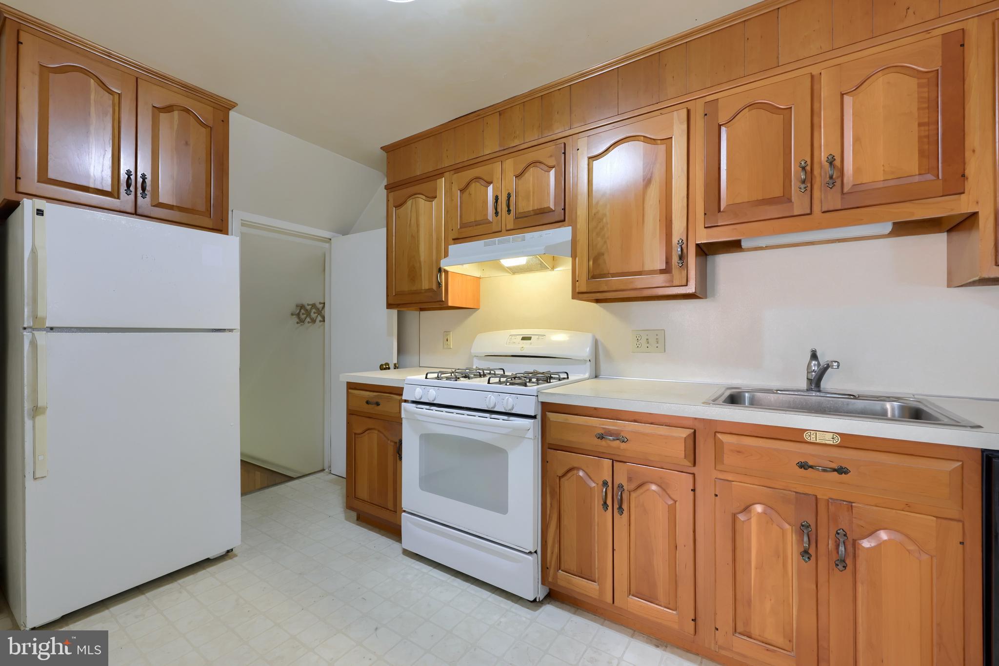 44 Ruby Street Lancaster, PA 17603 - Photo 7 of 26 Kitchen