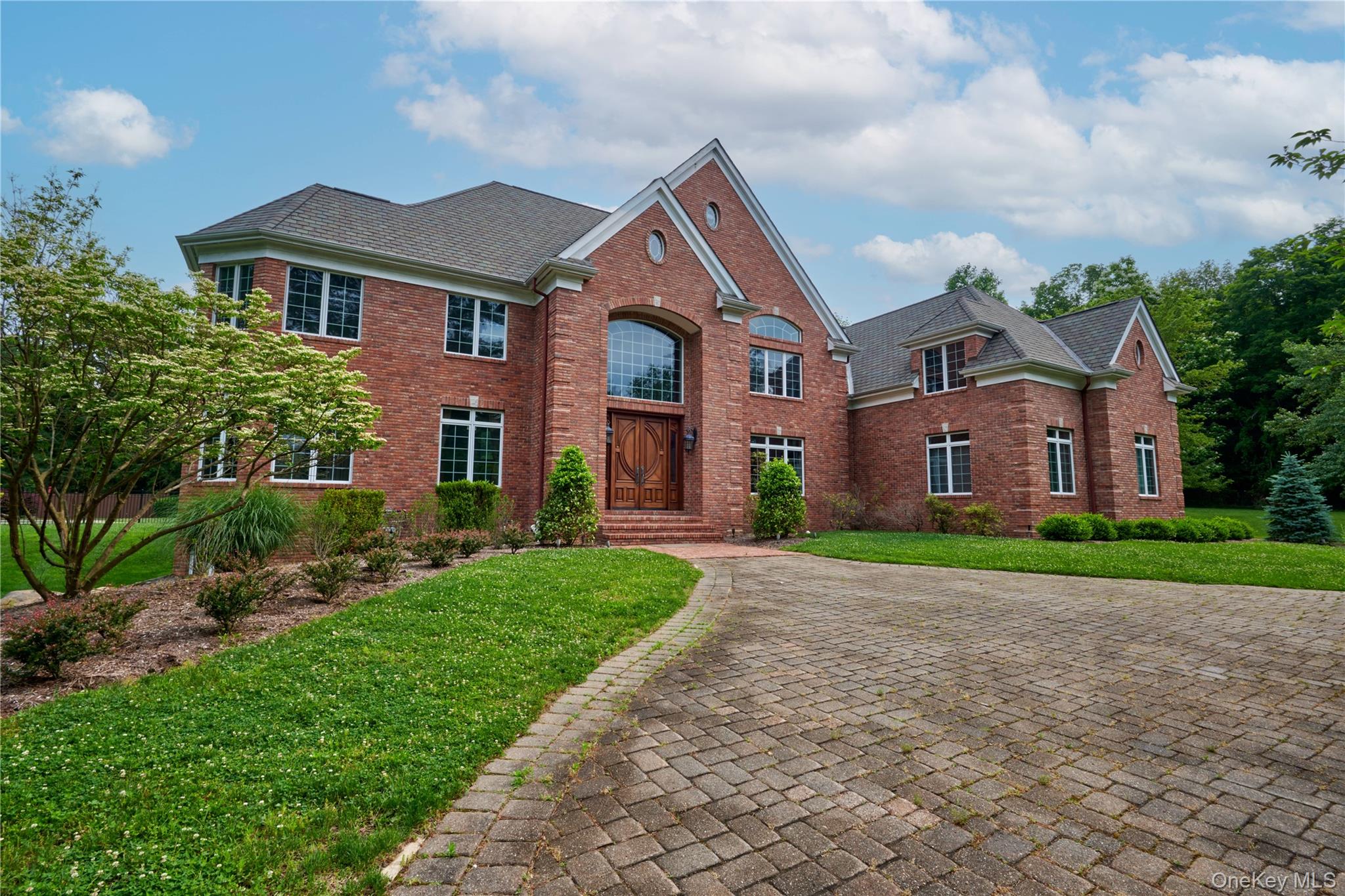 637 South Mountain Road New City, NY 10956 - Photo 2 of 37