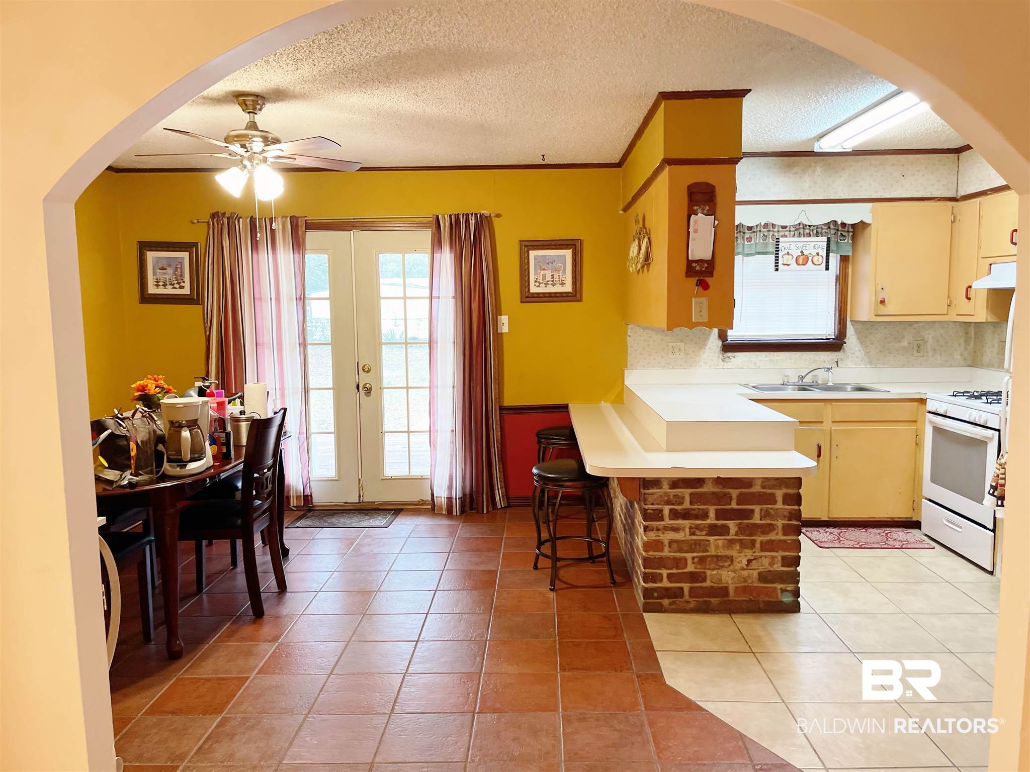 405 North Clark Circle Satsuma, AL 36572 - Photo 6 of 12