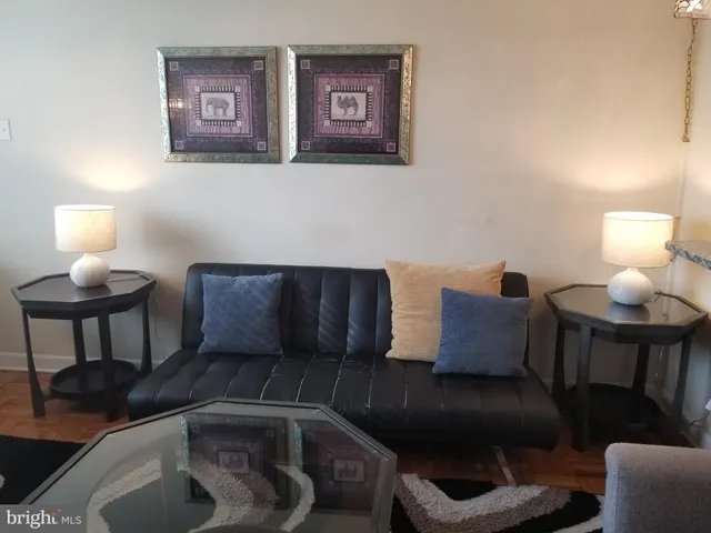 $2,000 | 1121 Arlington Boulevard, Unit 328, Arlington, VA 22209