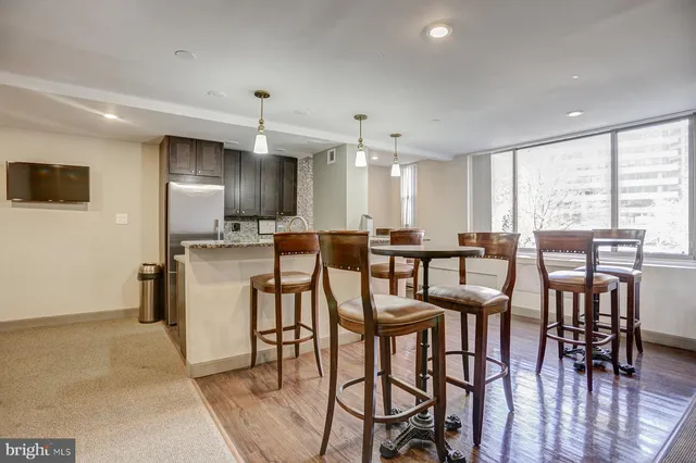 $2,000 | 1121 Arlington Boulevard, Unit 328, Arlington, VA 22209