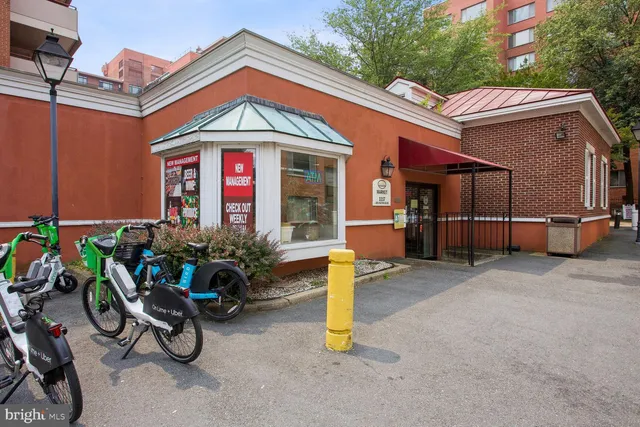 $2,000 | 1121 Arlington Boulevard, Unit 328, Arlington, VA 22209