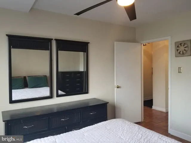 $2,000 | 1121 Arlington Boulevard, Unit 328, Arlington, VA 22209