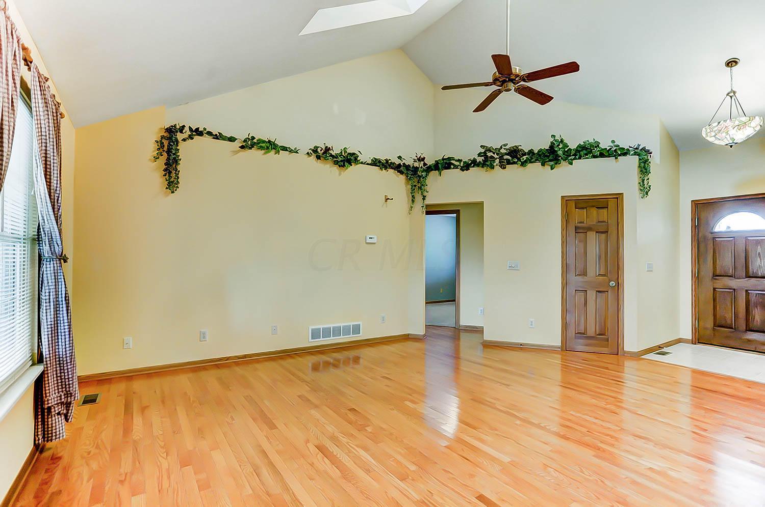 7513 Young Road Orient, OH 43146 - Photo 8 of 40 Gallery Image 8