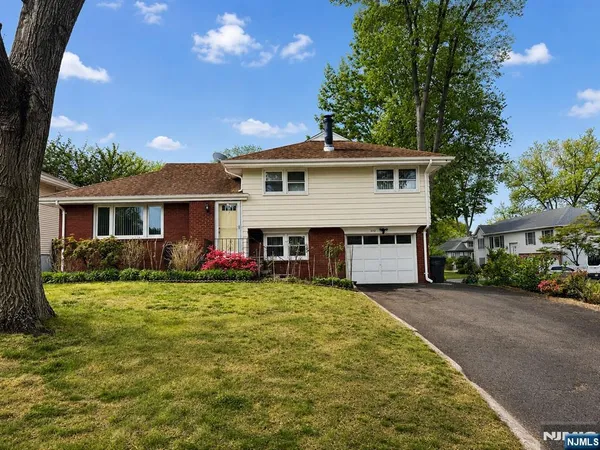 $699,900 | 372 West Main Street, Bergenfield, NJ 07621