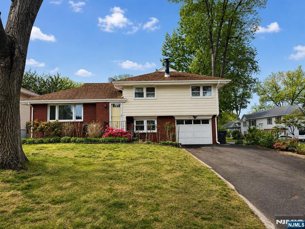 372 West Main Street Bergenfield, NJ 07621 - Photo 1 of 28