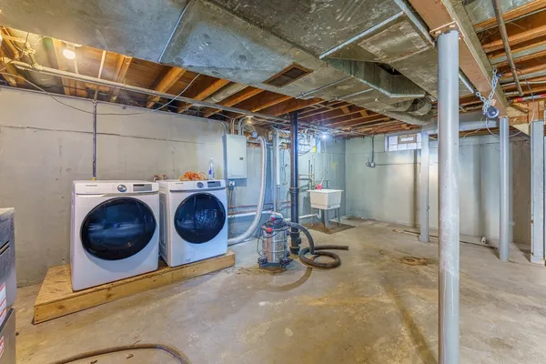 $2,150 | 2116 South 21st Avenue, Broadview, IL 60155