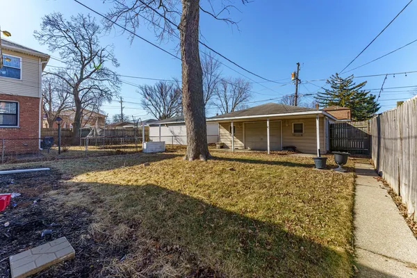 $2,150 | 2116 South 21st Avenue, Broadview, IL 60155